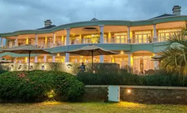 Romantic Kenya’s Mara & Coast